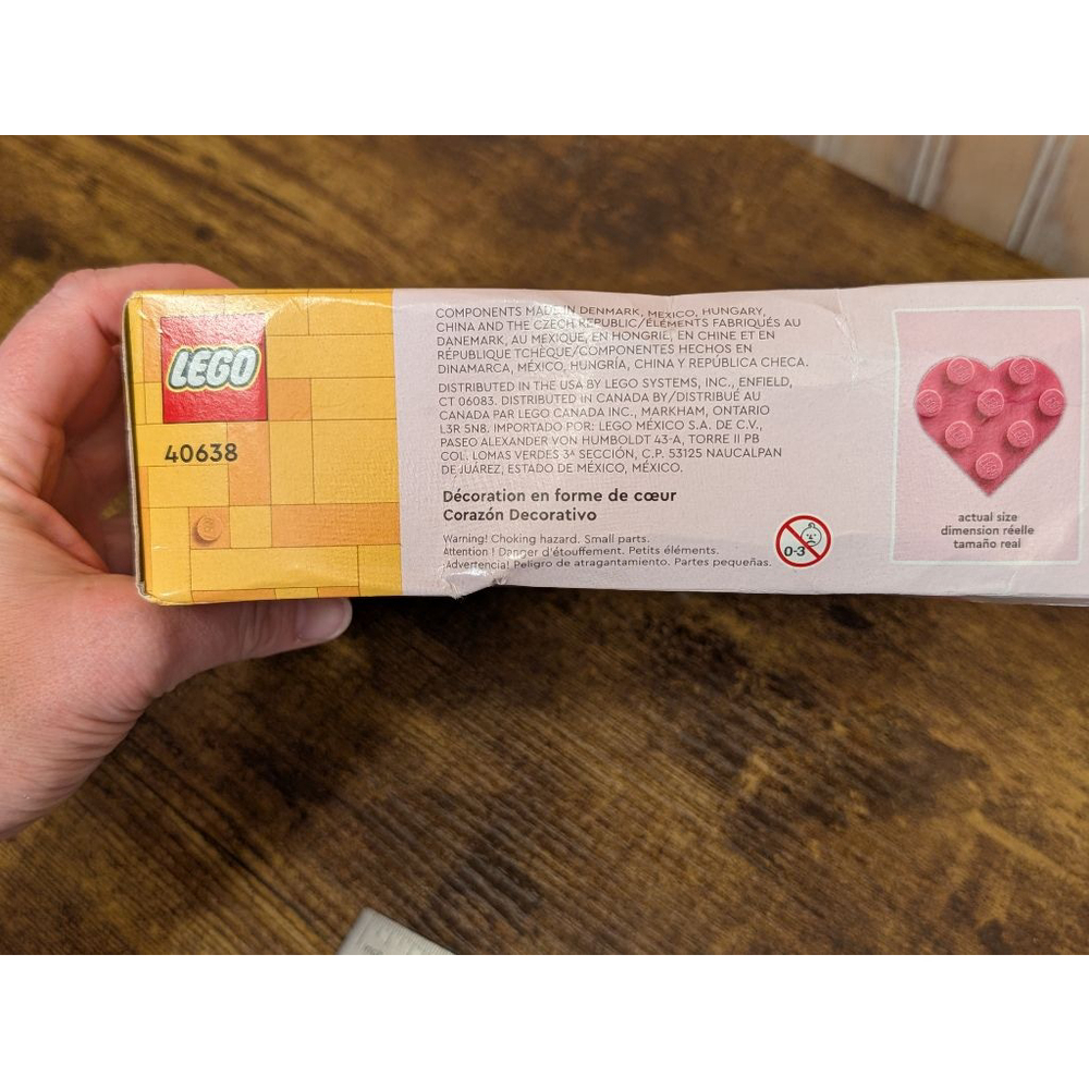 NIB LEGO 7" Heart Wreath Set Sealed - Picture 5 of 9